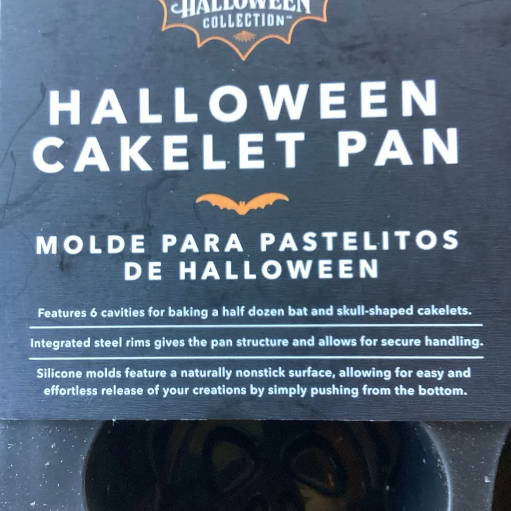 Halloween Collection Cakelet Pan